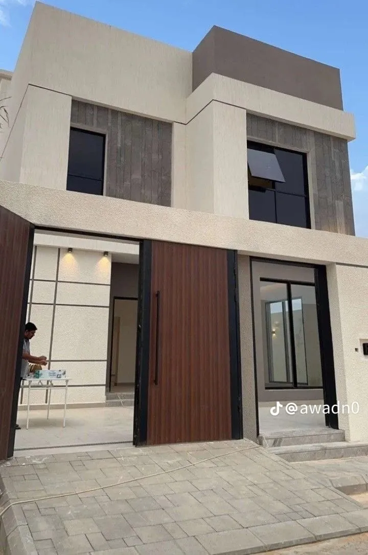 رشة أمريكية للواجهات الخارجية بالرياض